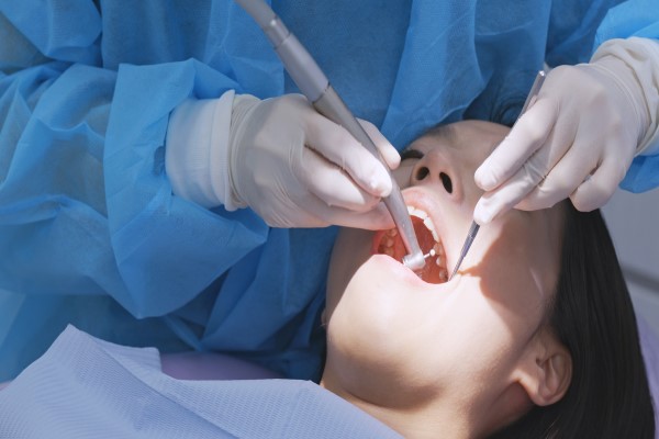 A Dentist Recommends Four Dental Care Treatments